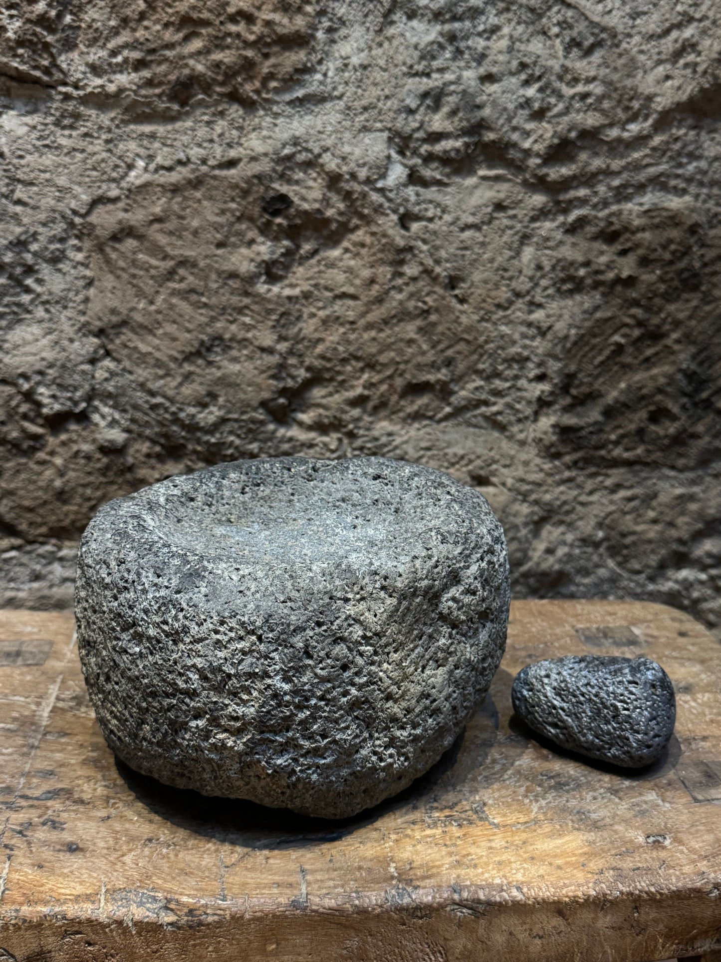 Pre-hispanic Mortar And Pestle / Mortero Prehispánico