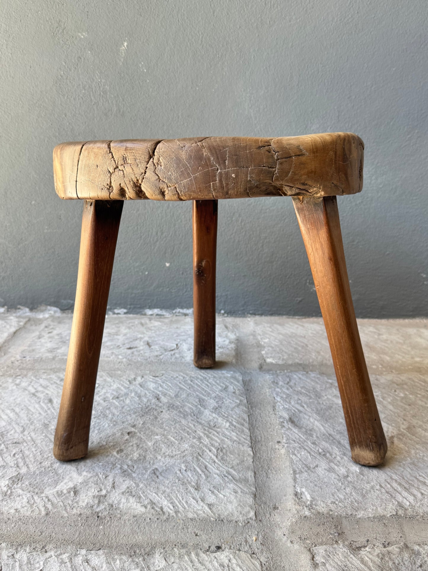 Yucatán Round Table With Beautiful Patina & Movement/ Banqueta Yucateca Años 70’s