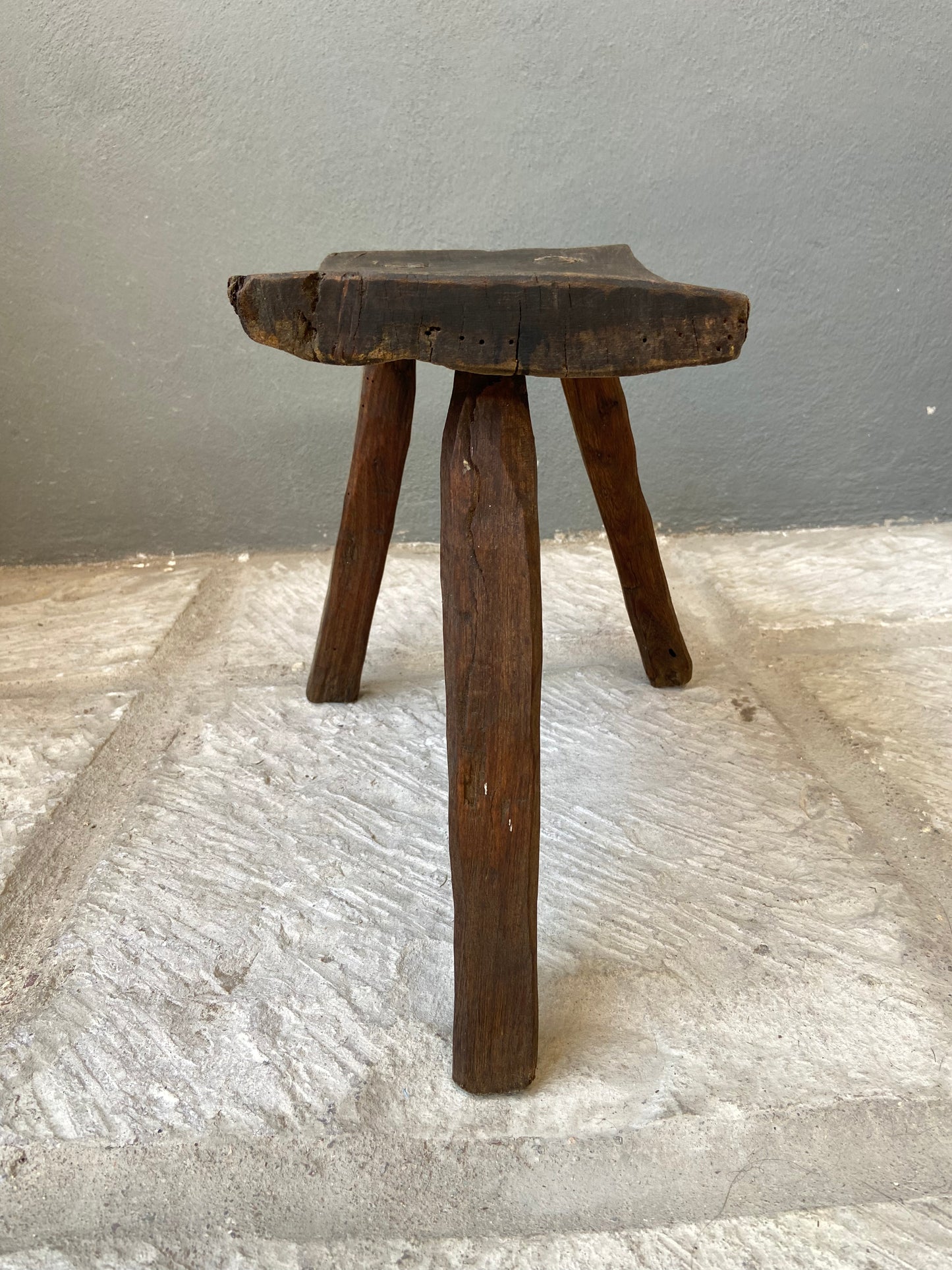 Mesquite Three Legged Stool | Banco de Mesquite de Tres Patas