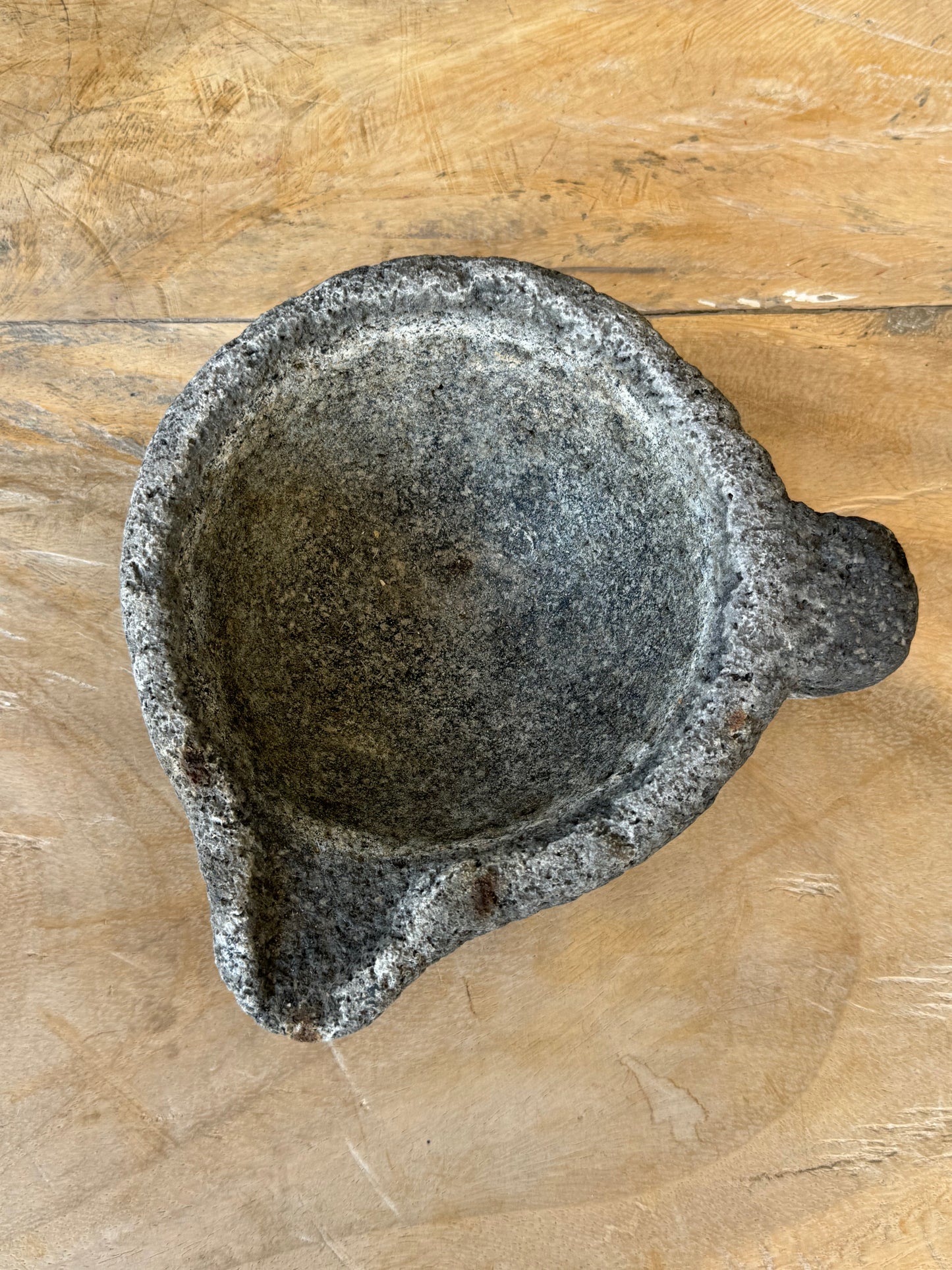 Volcanic Mortar With Spout / Molcajete Con Canaleta