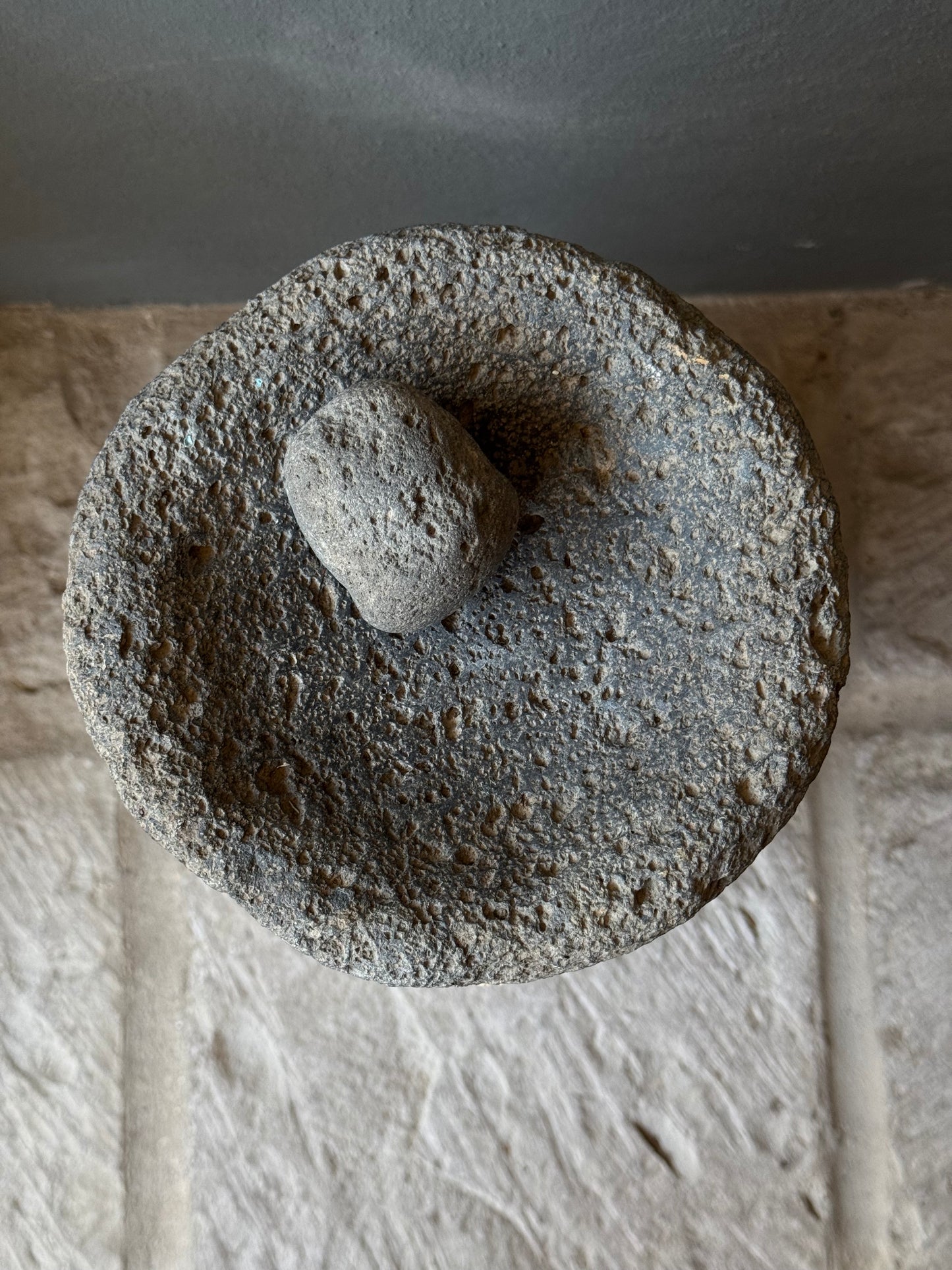 Stone Mortar From San Luis Potosí / Molcajete Antiguo De SLP