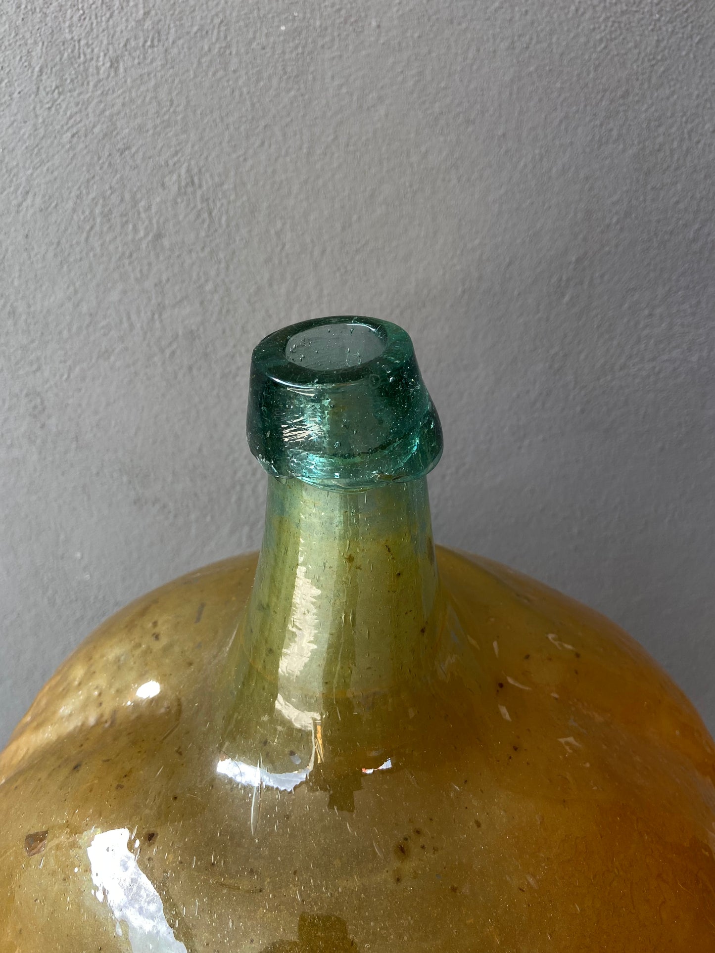 Late 19th century demijohn from Puebla, Mexico / Damajuana antigua de Puebla