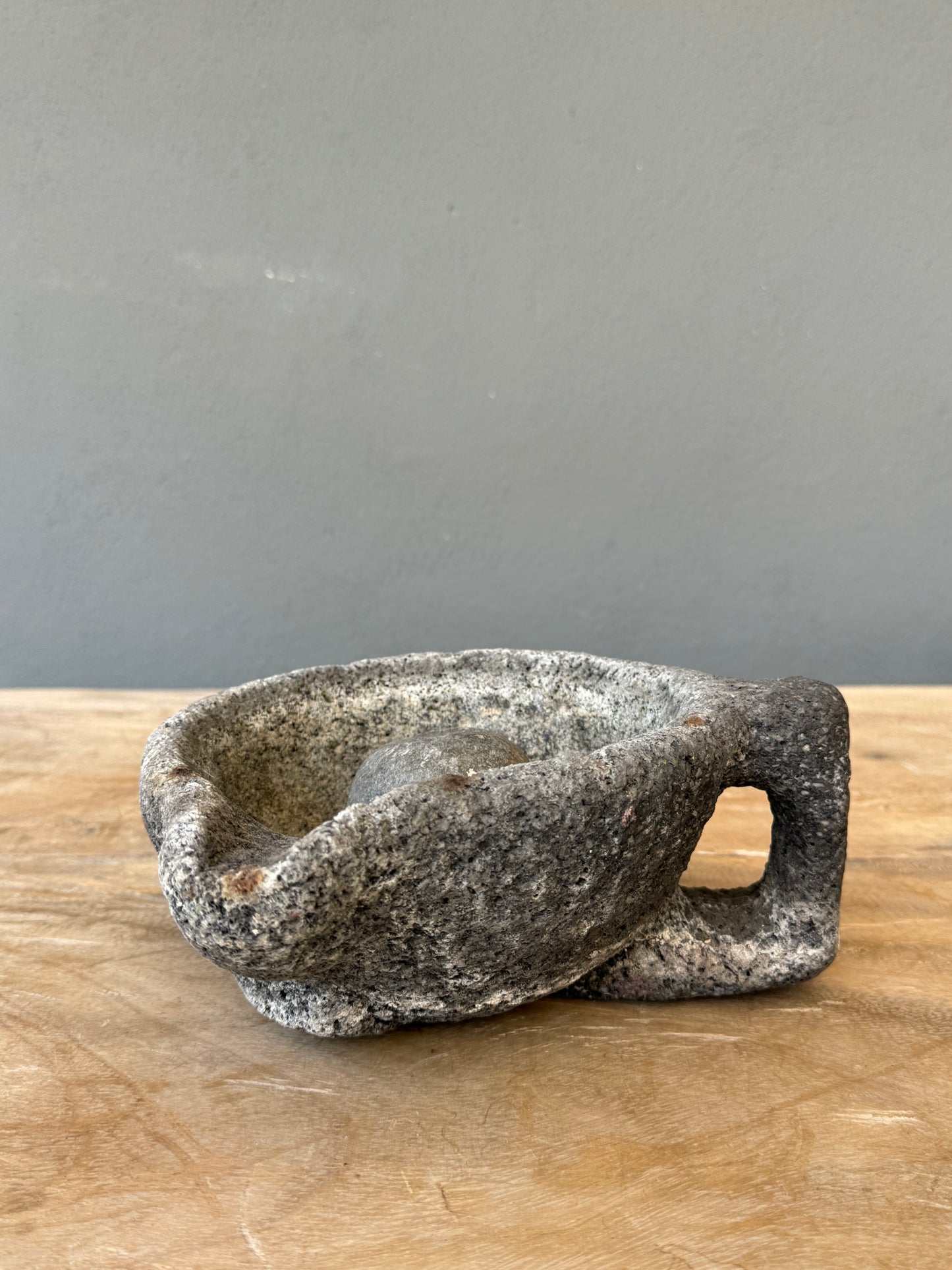 Volcanic Mortar With Spout / Molcajete Con Canaleta