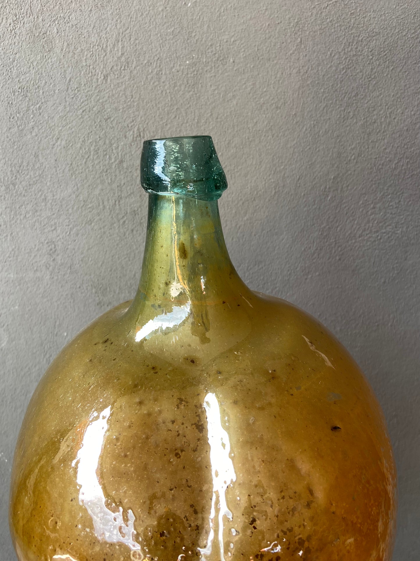 Late 19th century demijohn from Puebla, Mexico / Damajuana antigua de Puebla