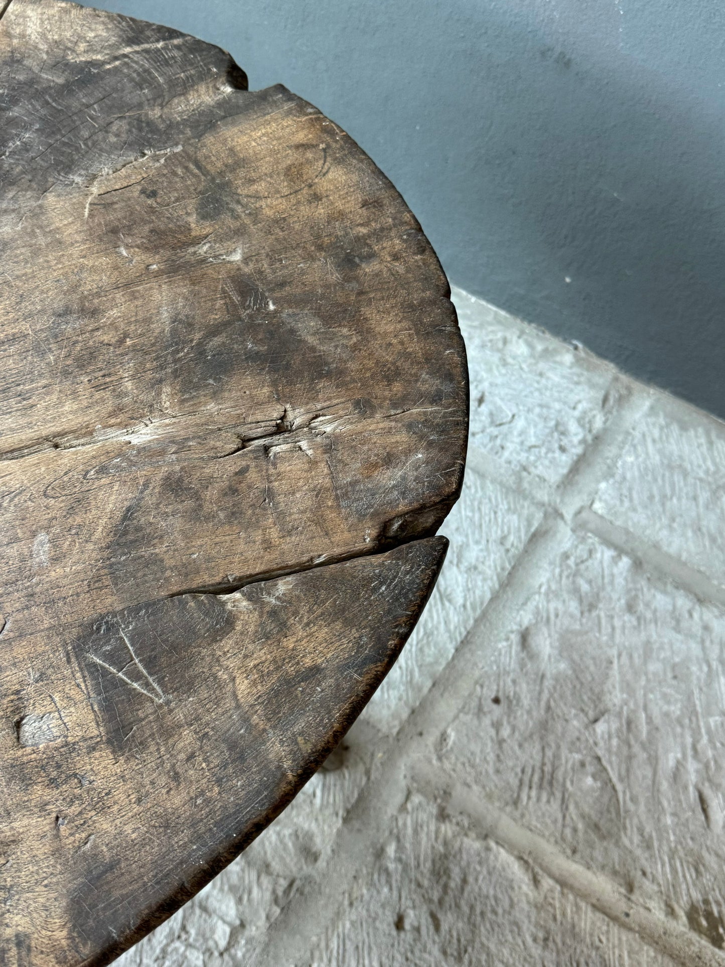 Primitive Mesquite Round Table From Guanajuato / Mesa Redonda Primitiva De Mesquite