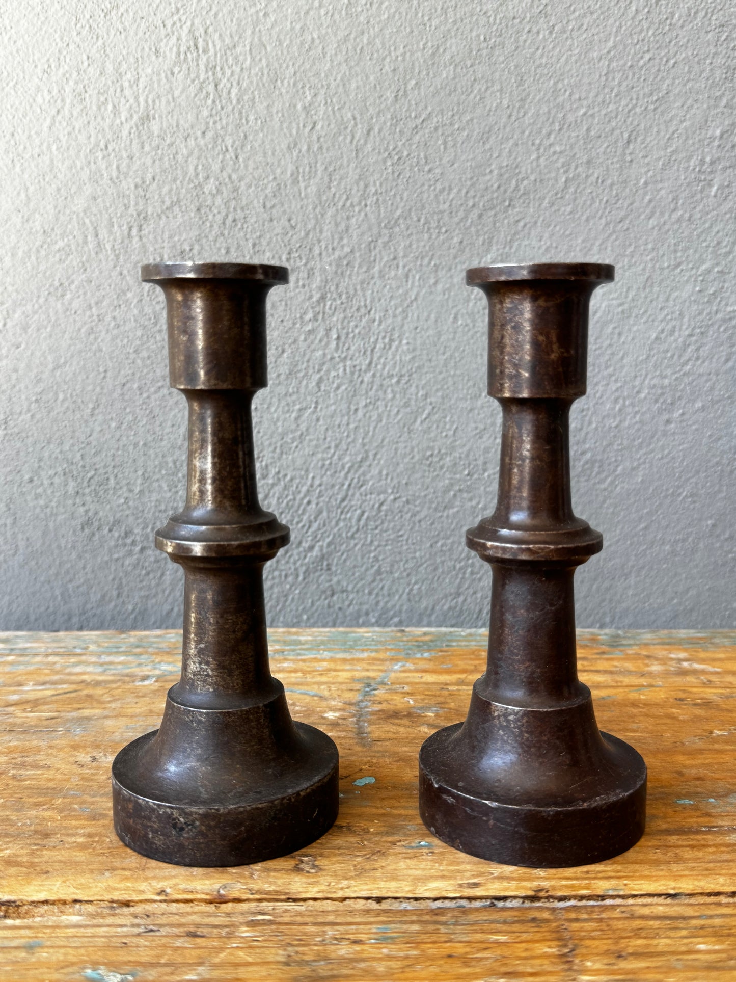 Pair Of Solid Steel Candlholders From San Miguel Allende 1920’s | Par De Candelabros De Acero Sólido, San Miguel Allende Años 1920’s