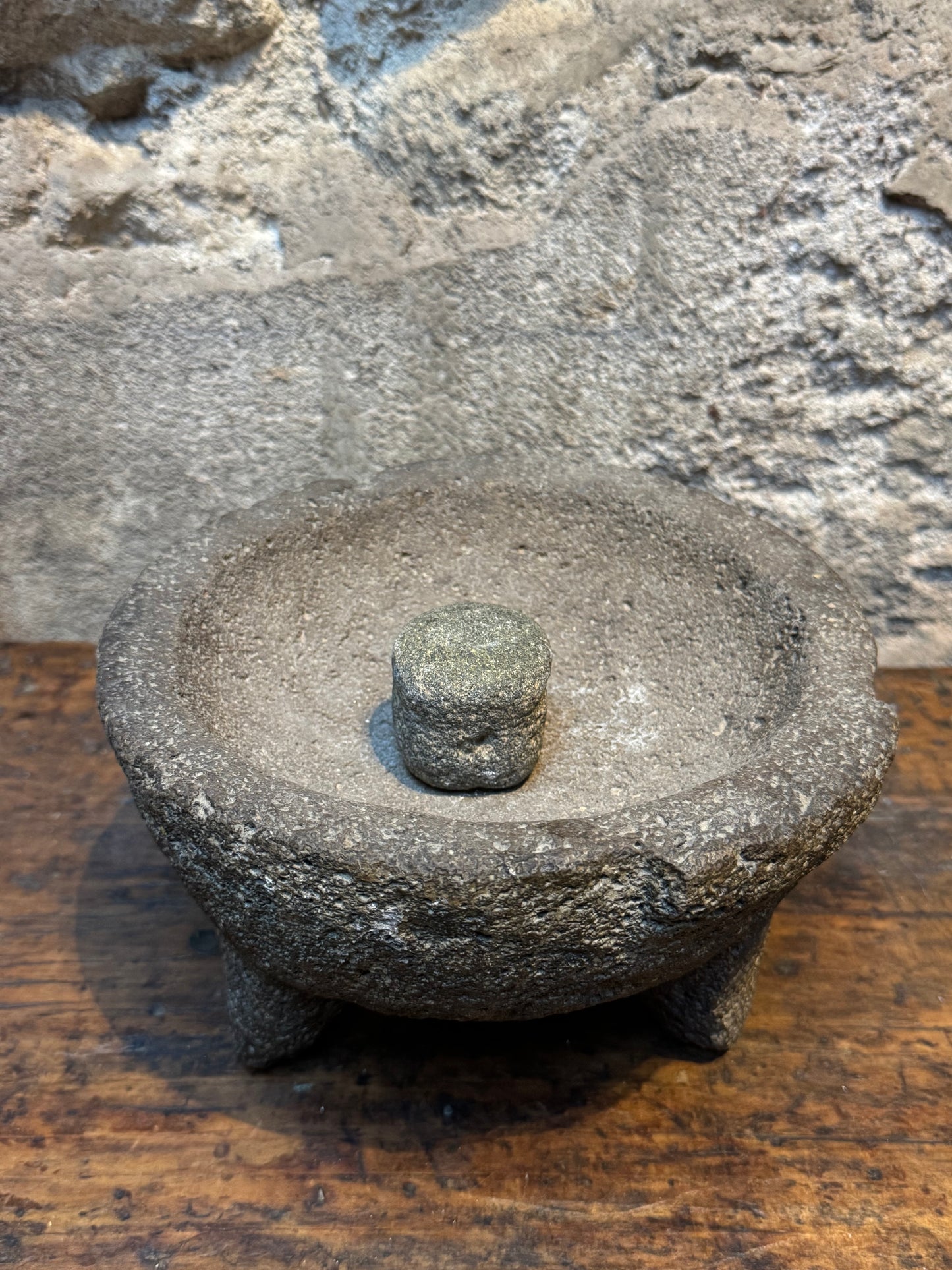 Stone Mortar From San Luis Potosí / Momcajete Antiguo de SLP
