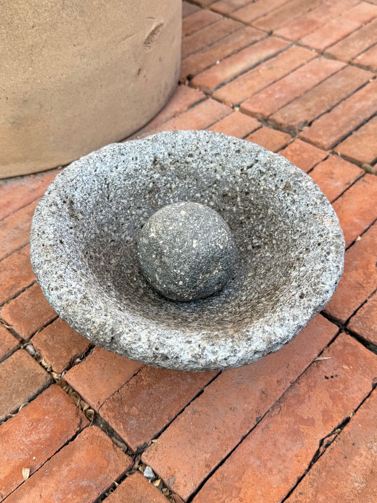 Volcanic Mortar From San Luis Potosí/ Molcajete De San Luis