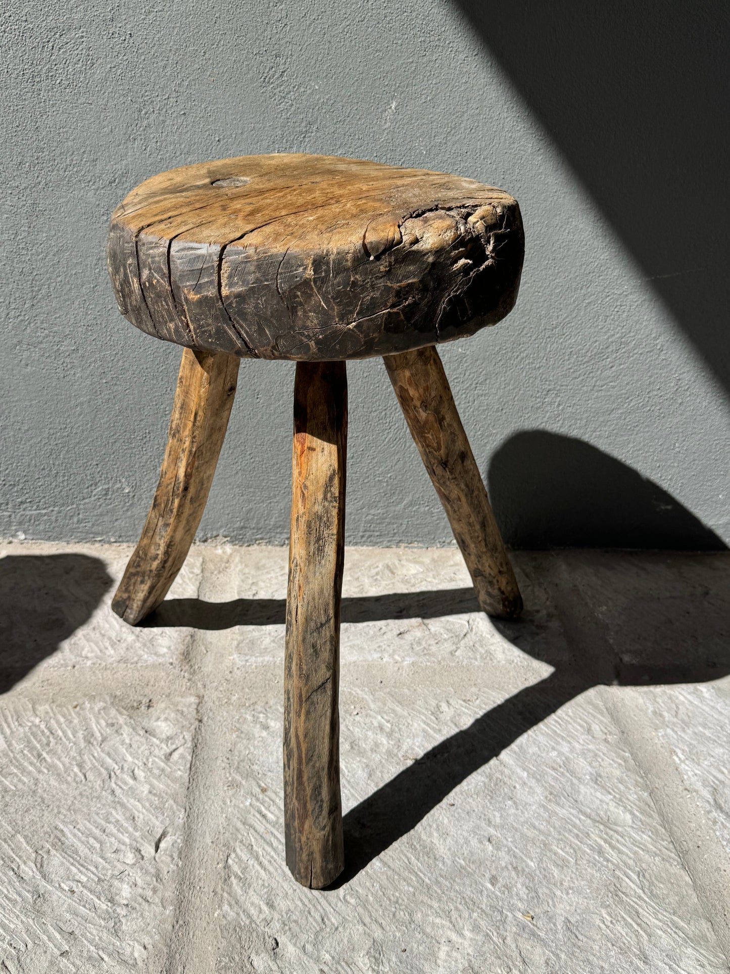 Hand Carved Primitive Stool / Banco Primitivo