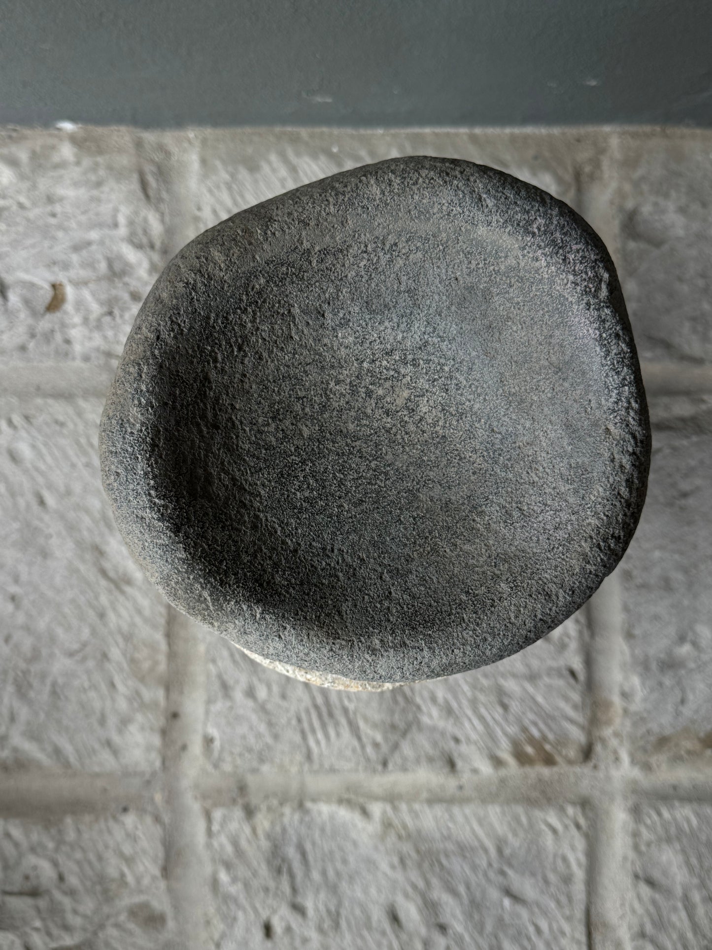River Stone Mortar / Molcajete Antiguo