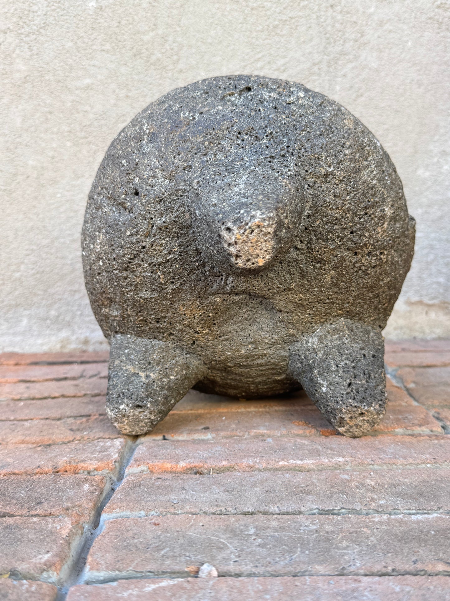 Stone Mortar From San Luis Potosí / Momcajete Antiguo de SLP