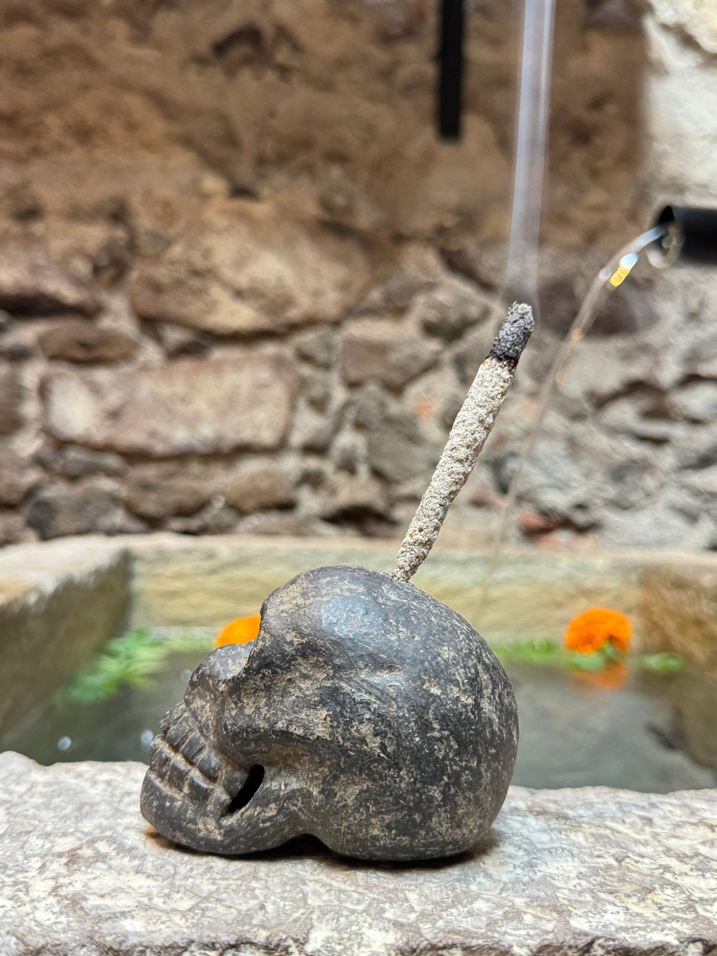 Hand Made Black Clay Incense Skull / Calavera de Incienso