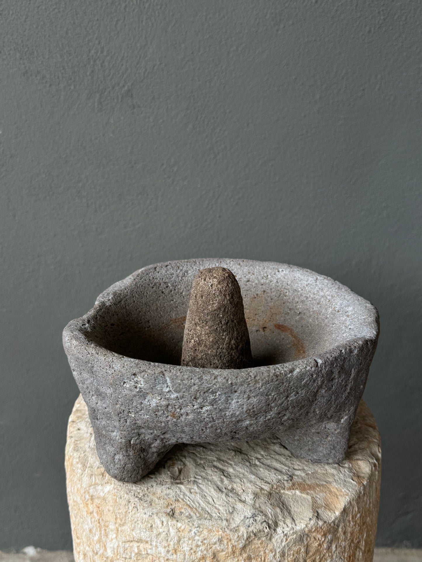 River Stone Mortar / Molcajete Antiguo
