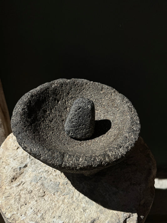 Volcanic Stone Mortar / Molcajete Antiguo