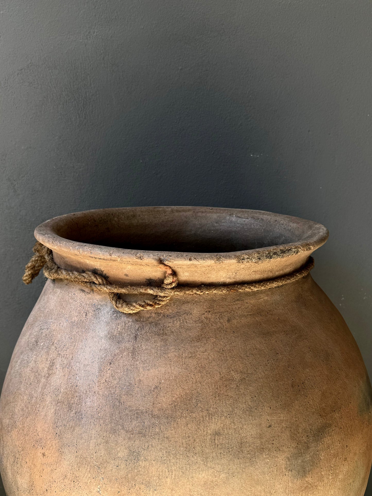 Rare Terracotta Pot From Oaxaca’s Mixe Region, Circa 1940’s / Tinaja Antigua de Oaxaca, años 40
