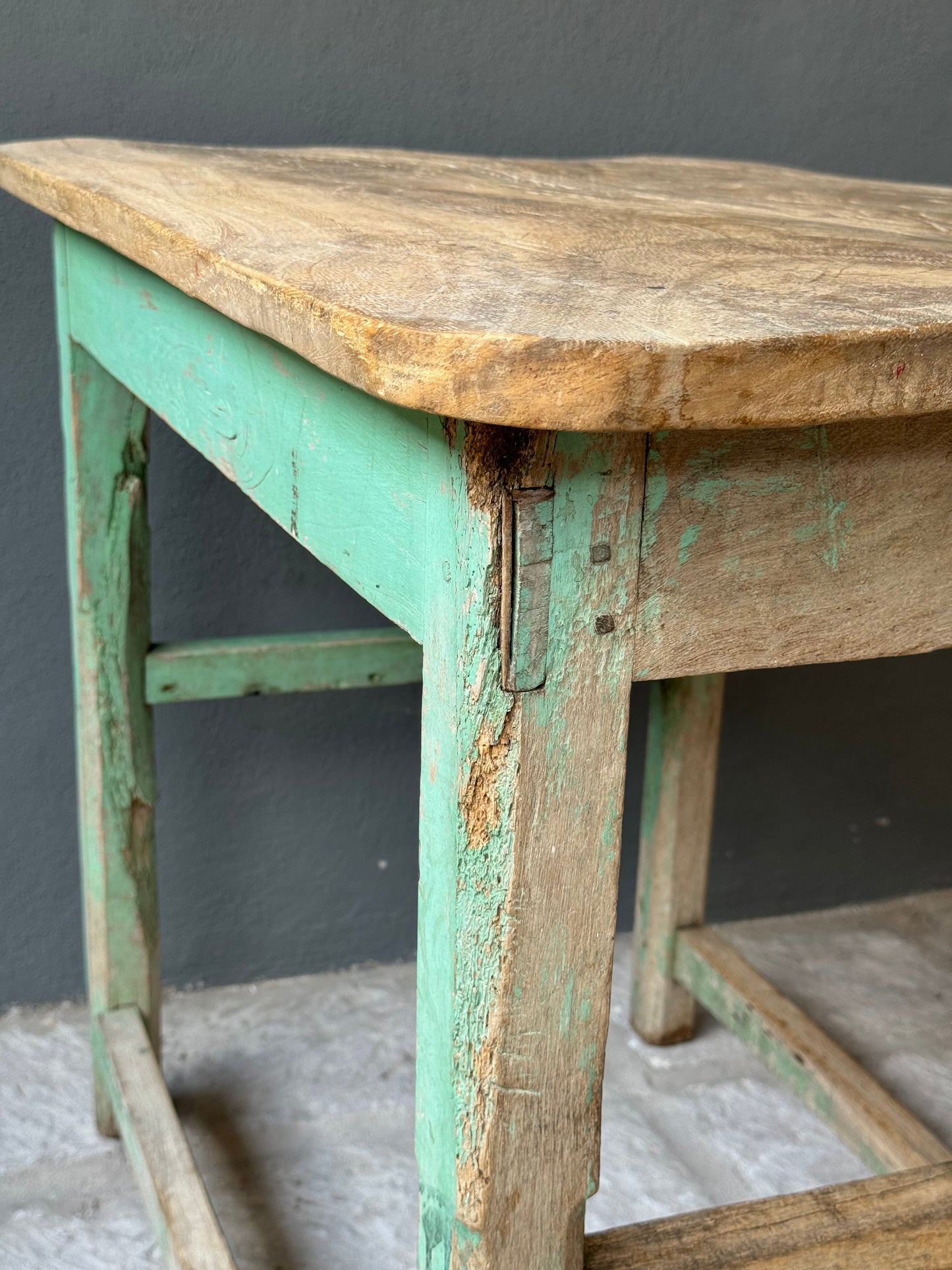 Mesquite Kitchen Table With Sabino table top, 1950’s / Mesa De Cocina De Mesquite y Madera De Sabino