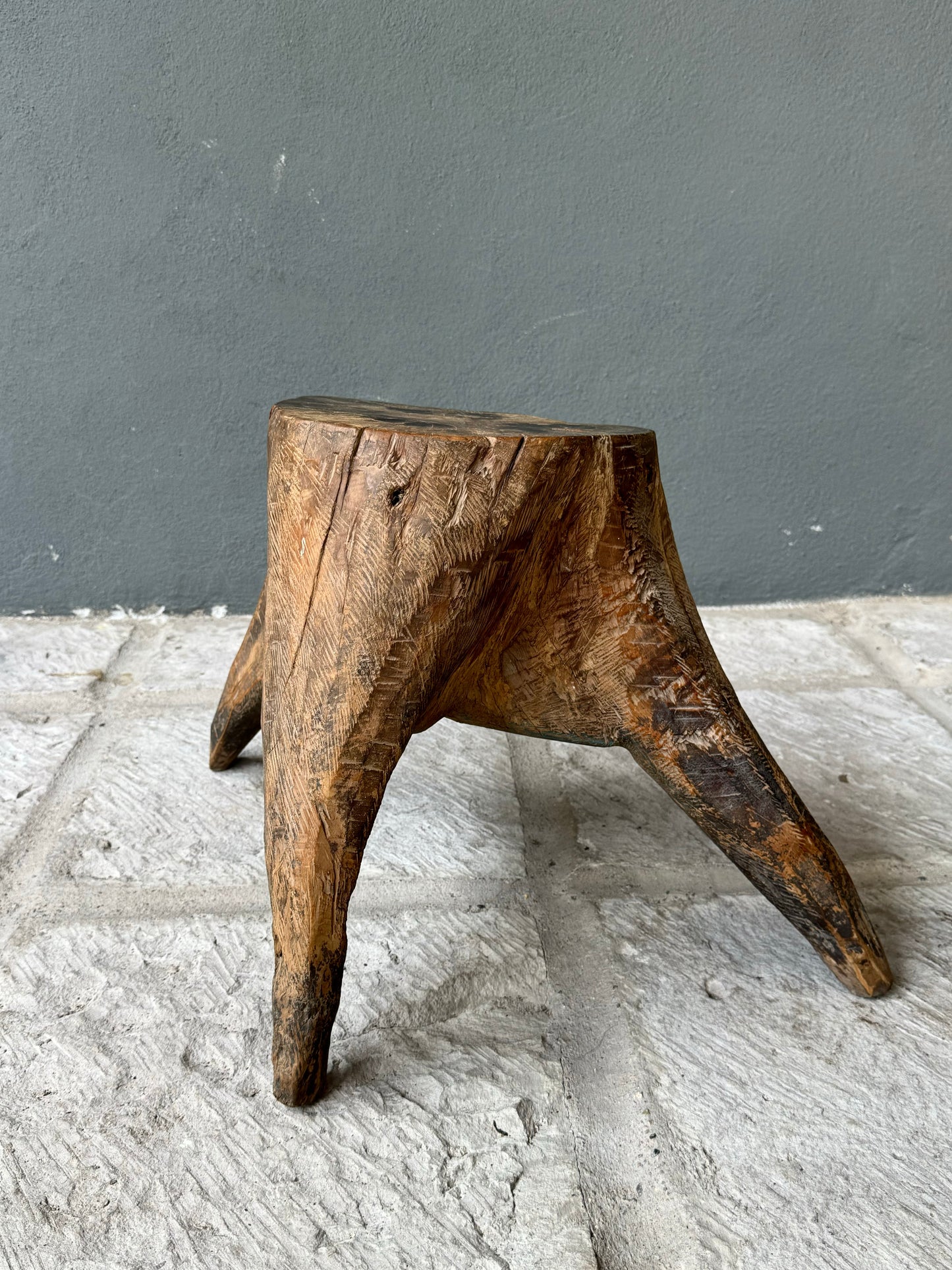 Primitive Mesquite Stump Stool / Banco Primitivo De Mesquite