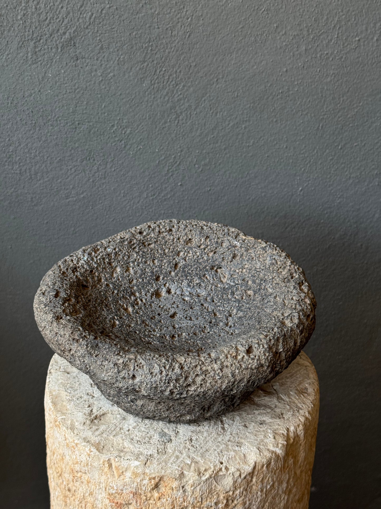 Stone Mortar From San Luis Potosí / Molcajete Antiguo De SLP