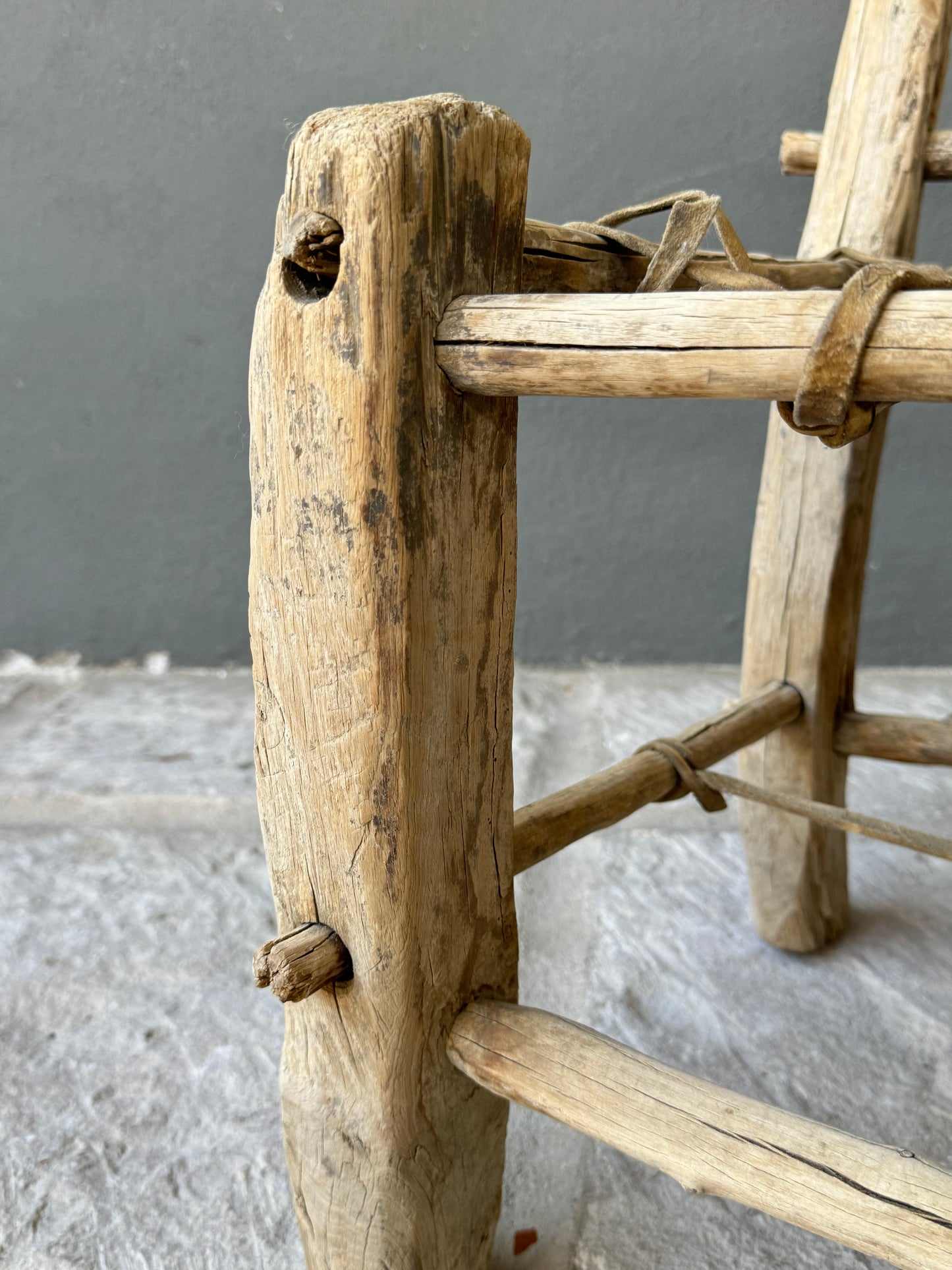 Primitive Chair From Taos Pueblo, New Mexico / Silla Primitiva De Nuevo México