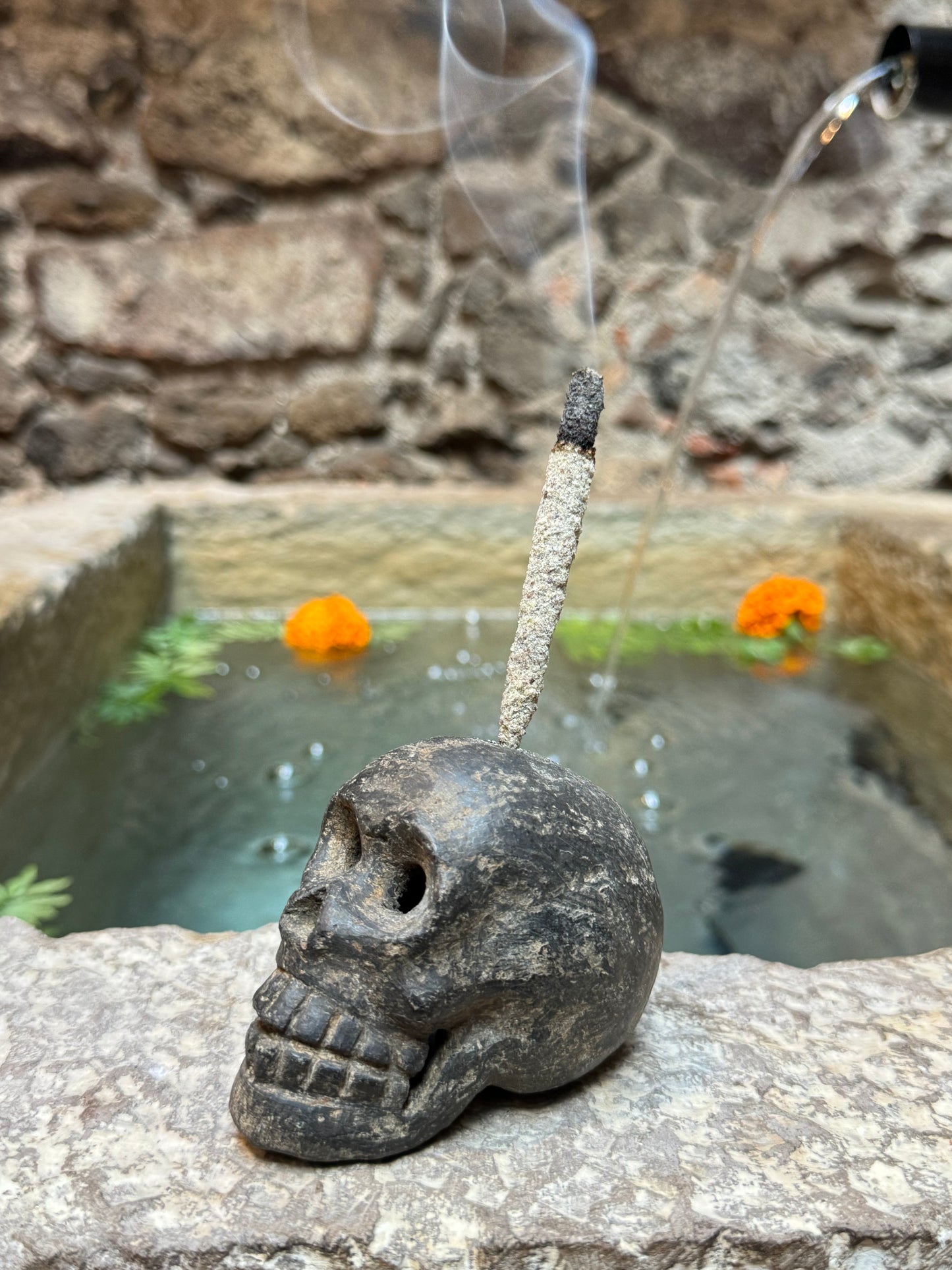 Hand Made Black Clay Incense Skull / Calavera de Incienso