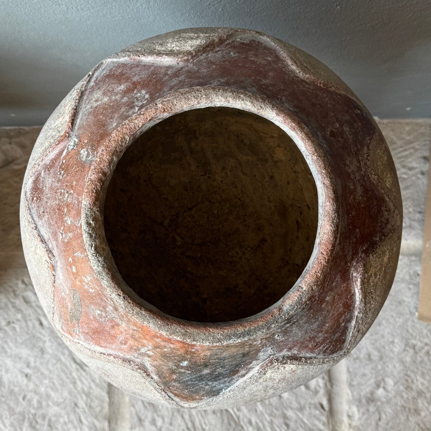 Water Jar From The Coast Of Michoacan / Jarrón Antiguo De La Costa De Michoacan
