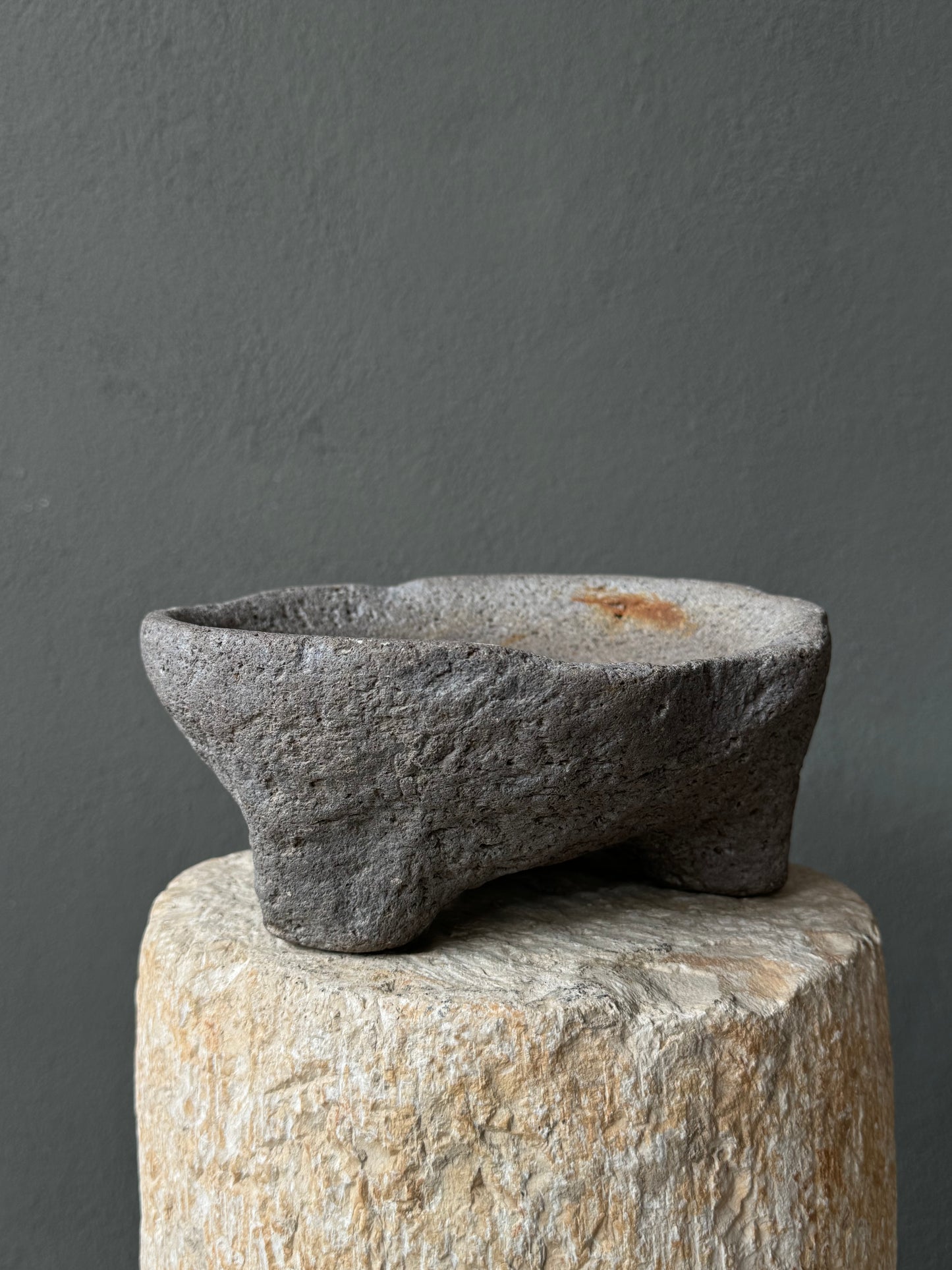 River Stone Mortar / Molcajete Antiguo