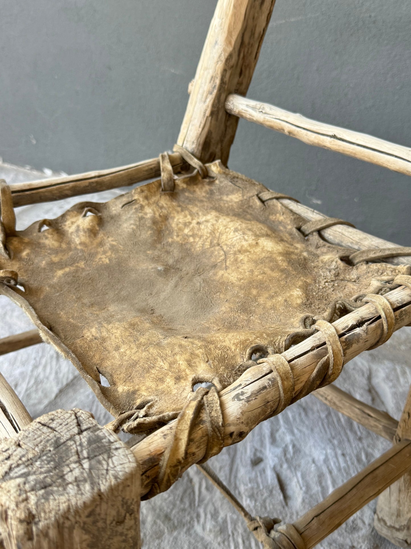 Primitive Chair From Taos Pueblo, New Mexico / Silla Primitiva De Nuevo México