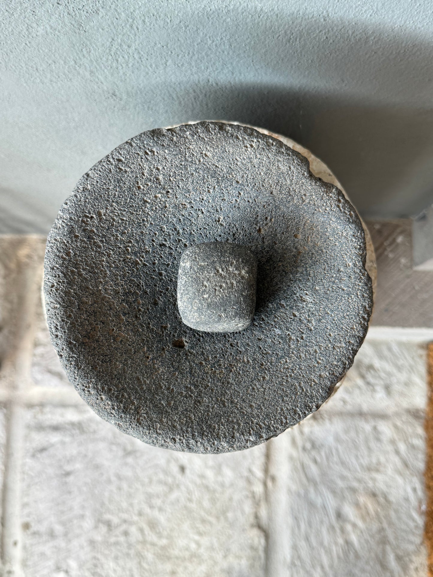Stone Mortar / Molcajete de Piedra