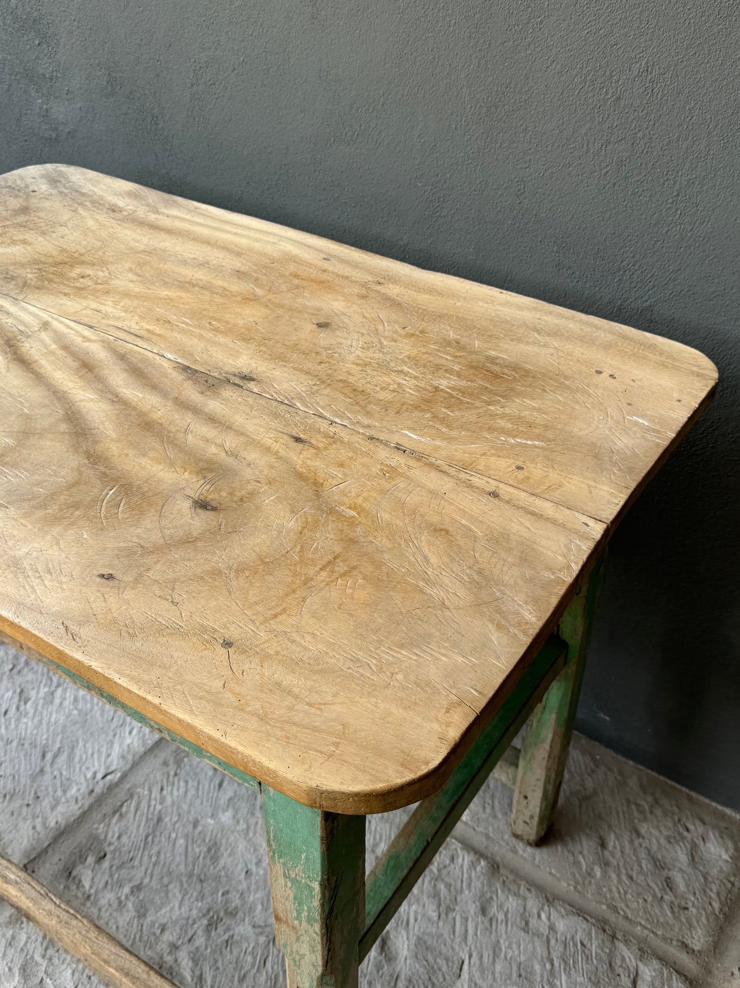 Mesquite Kitchen Table With Sabino table top, 1950’s / Mesa De Cocina De Mesquite y Madera De Sabino