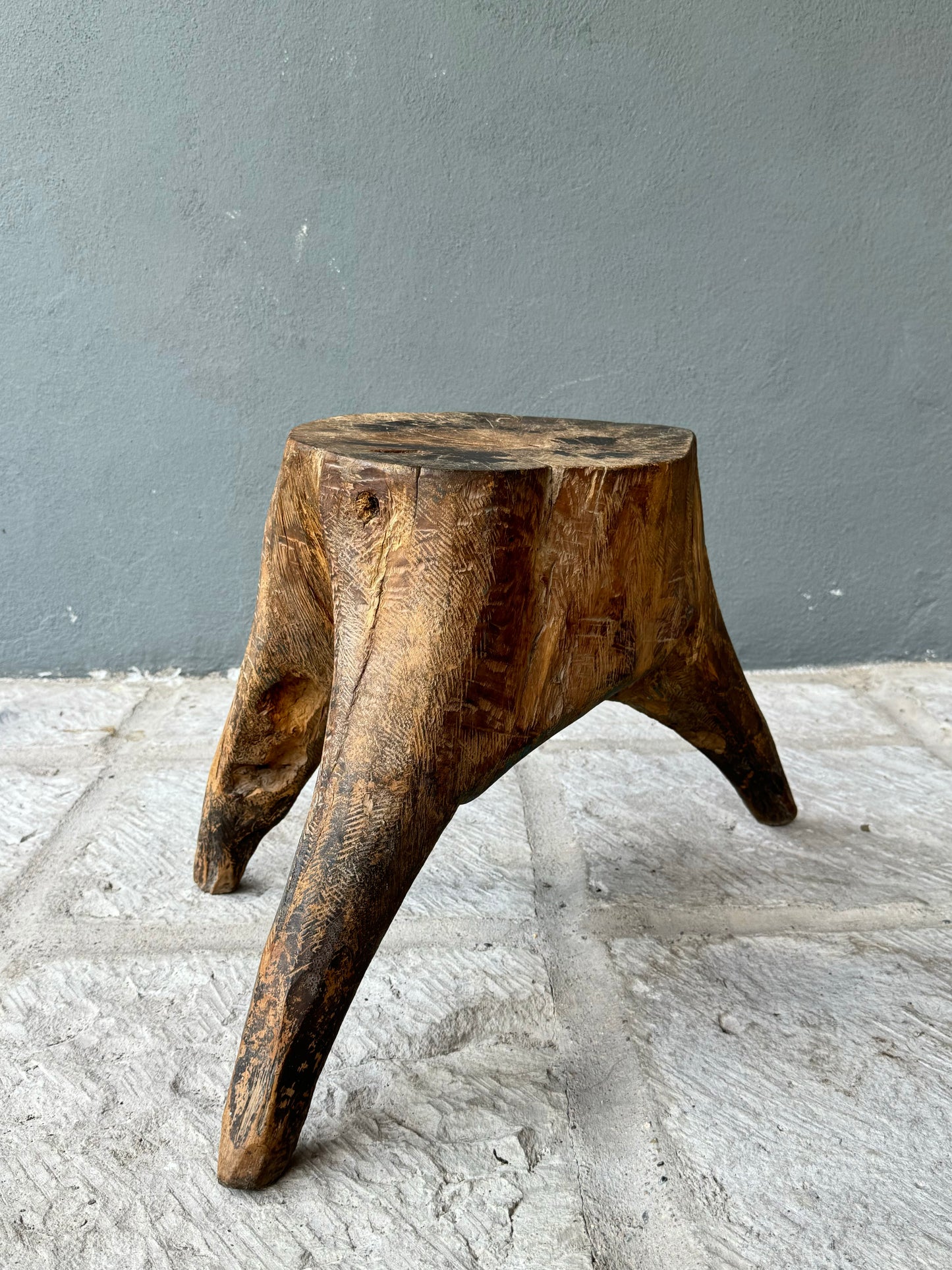 Primitive Mesquite Stump Stool / Banco Primitivo De Mesquite