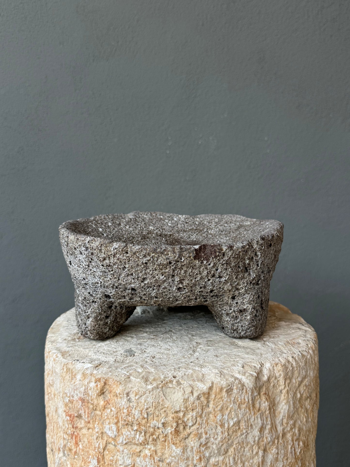 Stone Mortar With Pestle From Guanajuato/ Molcajete Con Mano De Guanajuato