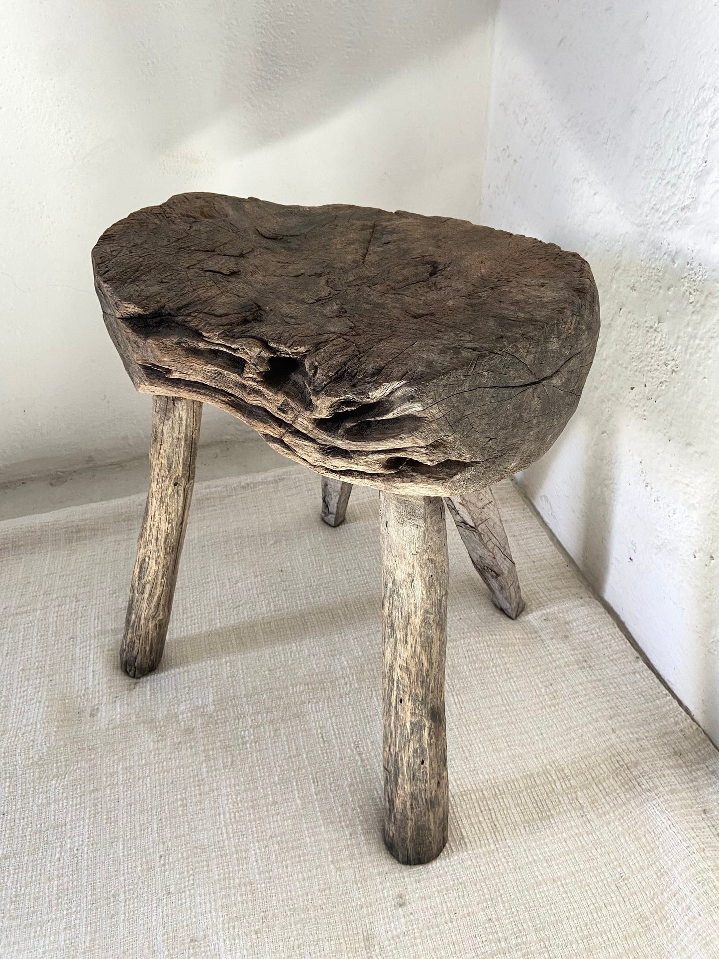 Banco Primitivo Mesquite / Primitive Hardwood Stool