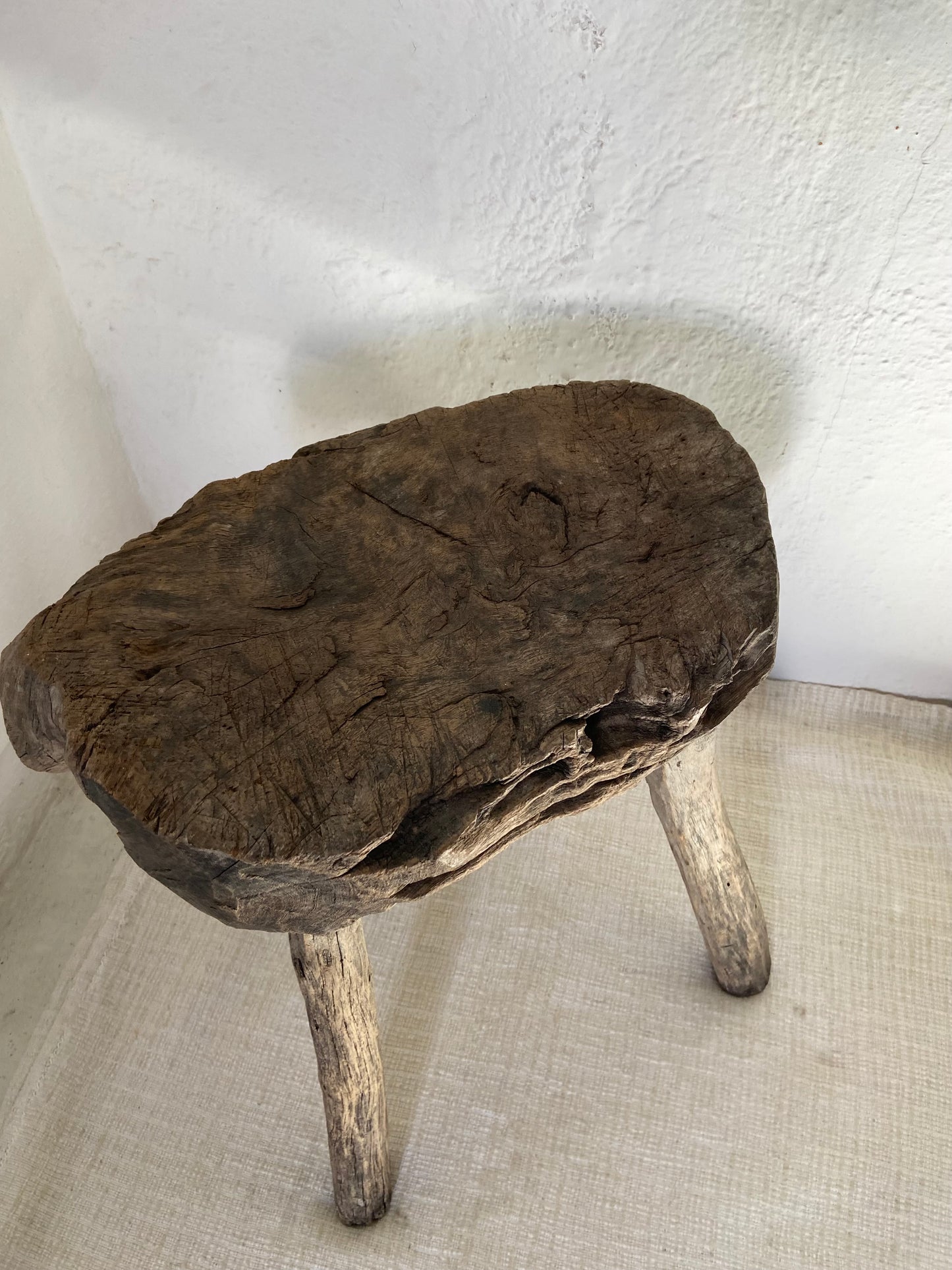 Banco Primitivo Mesquite / Primitive Hardwood Stool