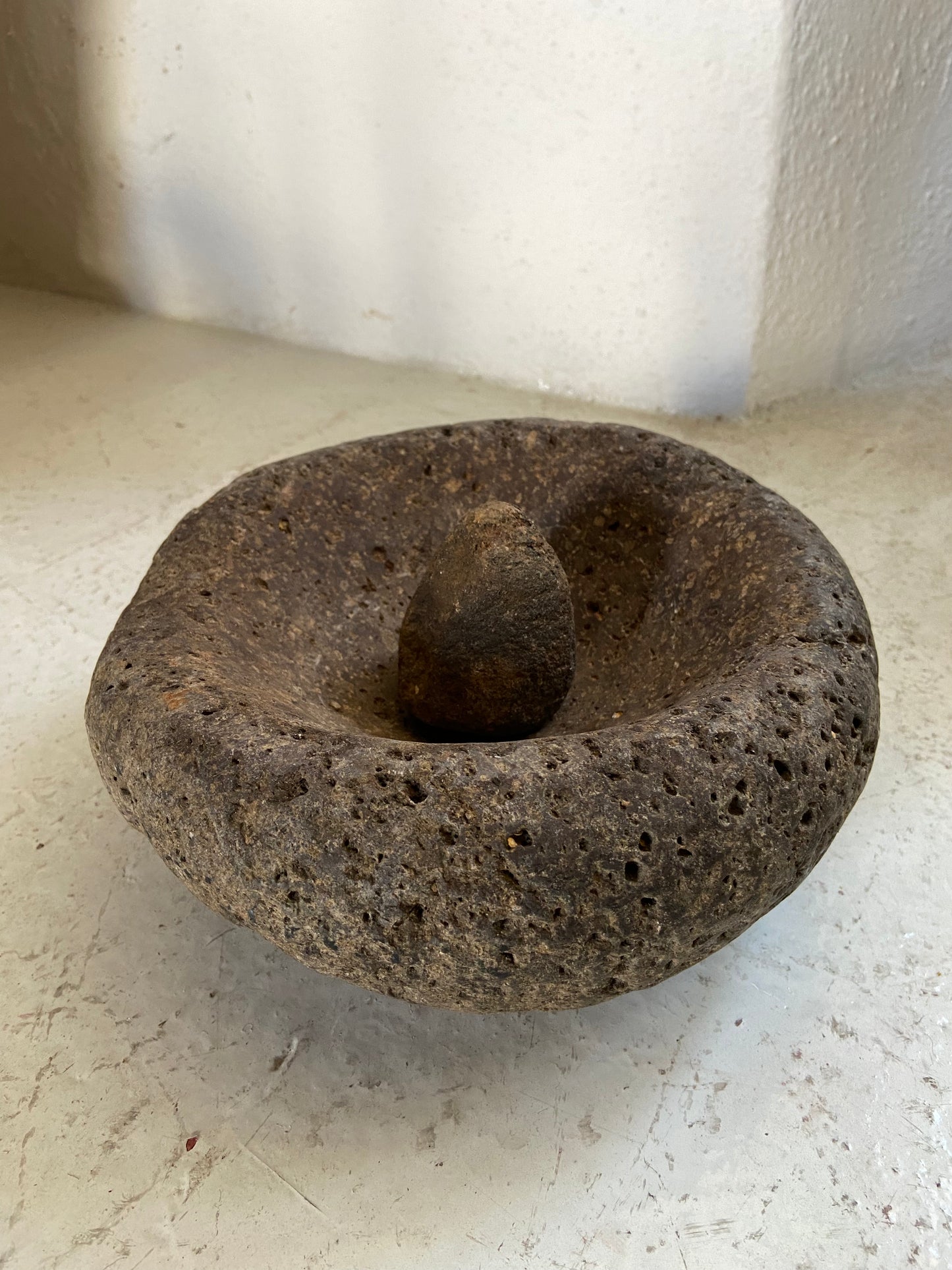 Stone mortar / Molcajete de piedra