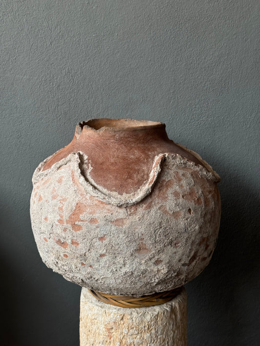 Water Jar From Michoacán / Jarrón Antiguo De Michoacán