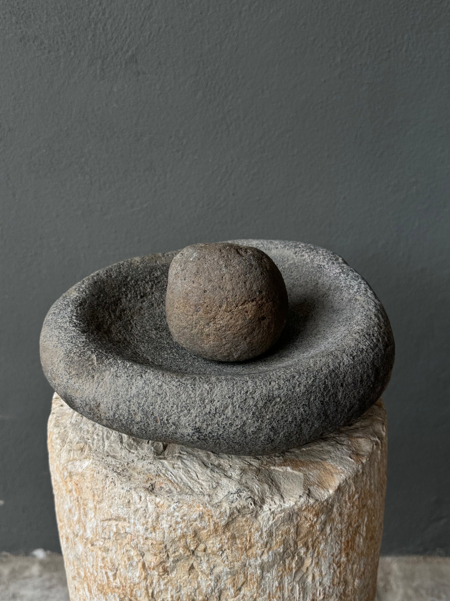 River Stone Mortar / Molcajete Antiguo