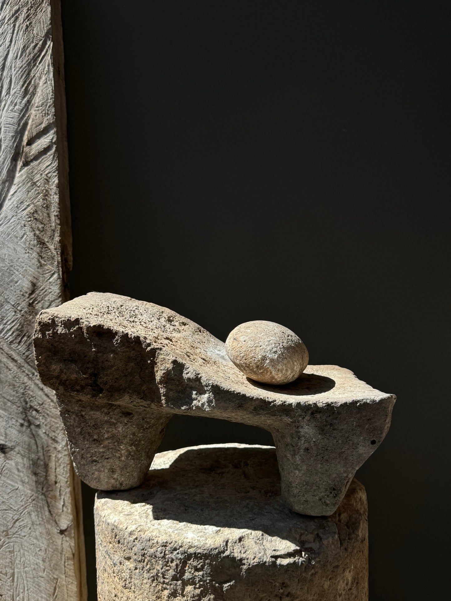 Stone Mortar From Yucatán/ Metate Antiguo De Yucatán