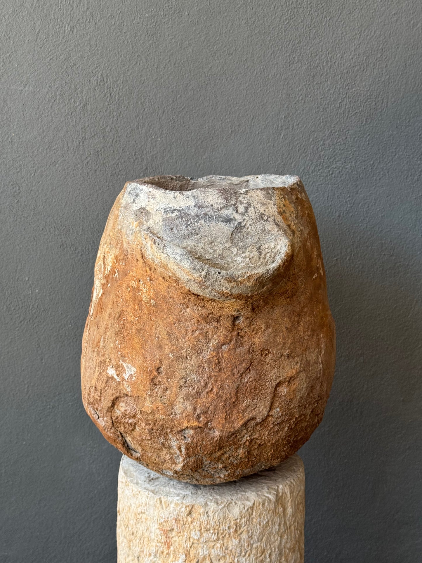 Water Jar From The Coast Of Michoacán/ Olla Antigua De La Costa De Michoacan