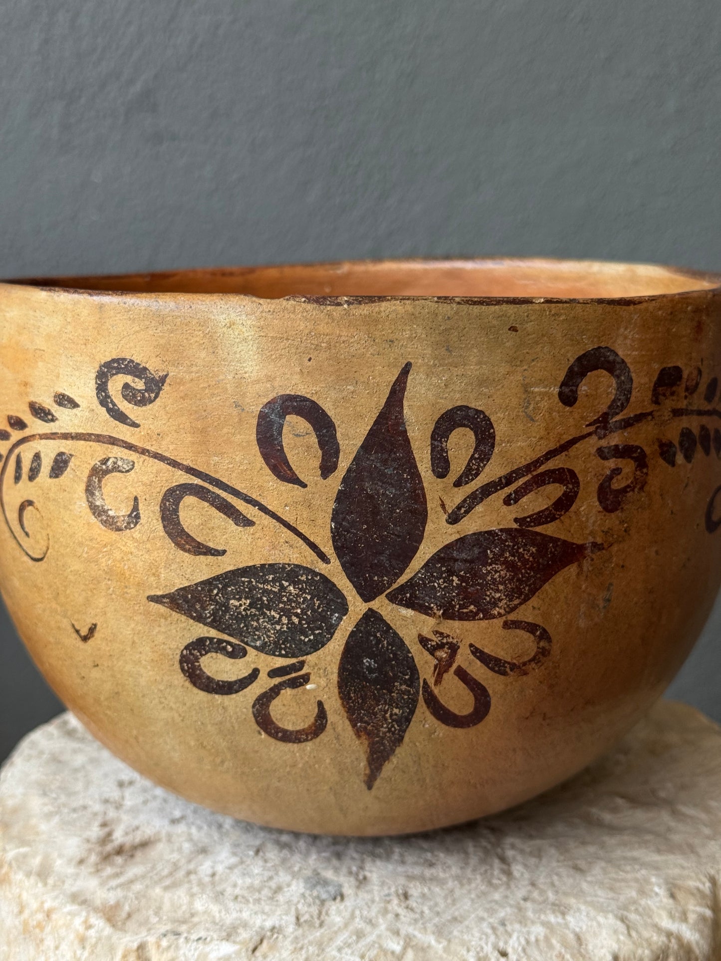Apaxtle Bowl From Tuliman, Guerrero / Olla Apaxtle De Guerrero