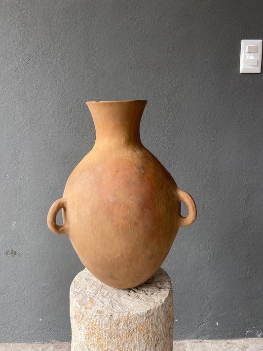 Terracotta Water Vessel from Puebla/ Vasija de Tres Asas de Puebla