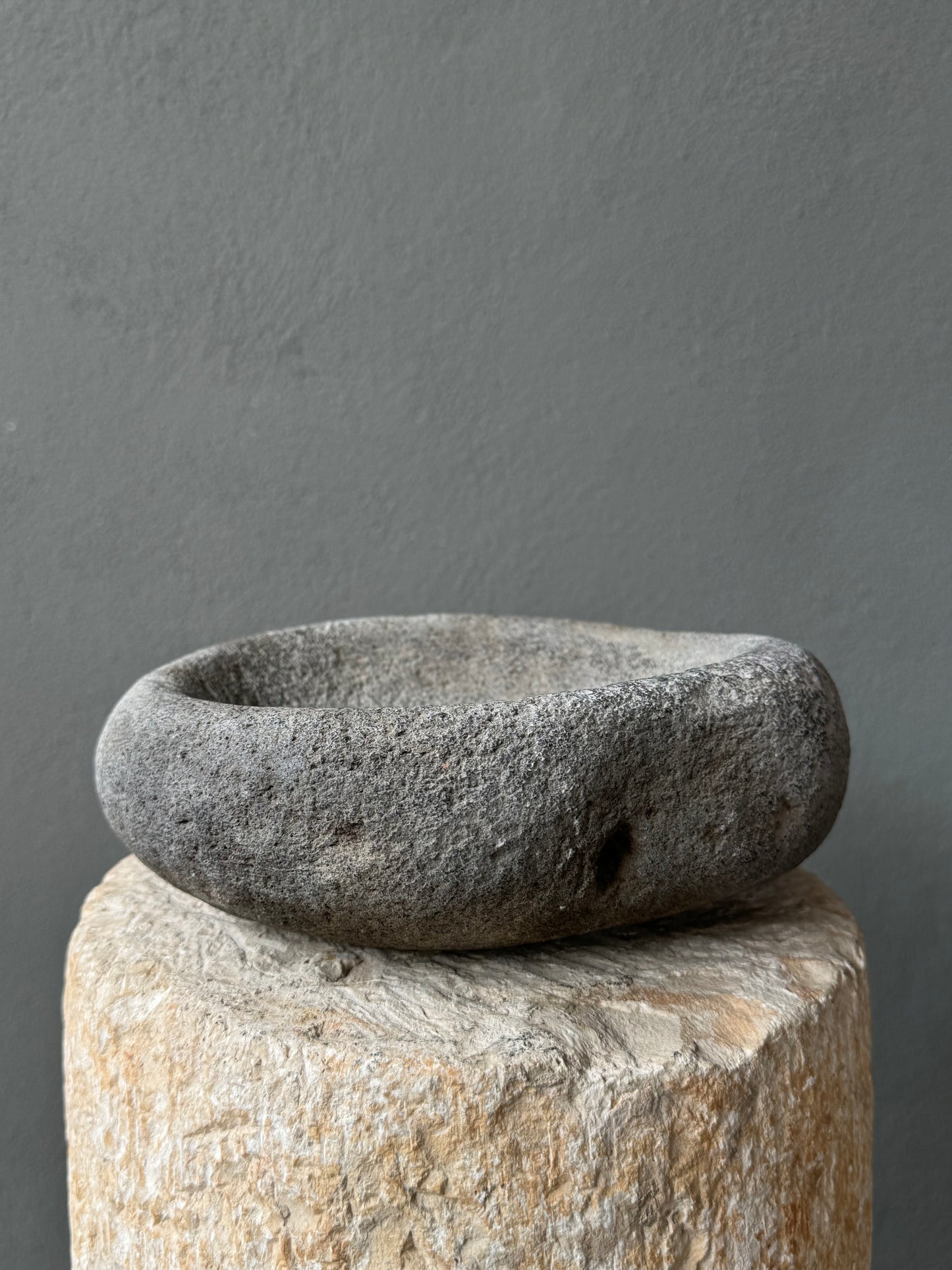 River Stone Mortar / Molcajete Antiguo
