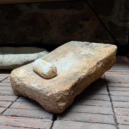 Stone Mortar From Yucatán/ Metate Antiguo De Yucatán