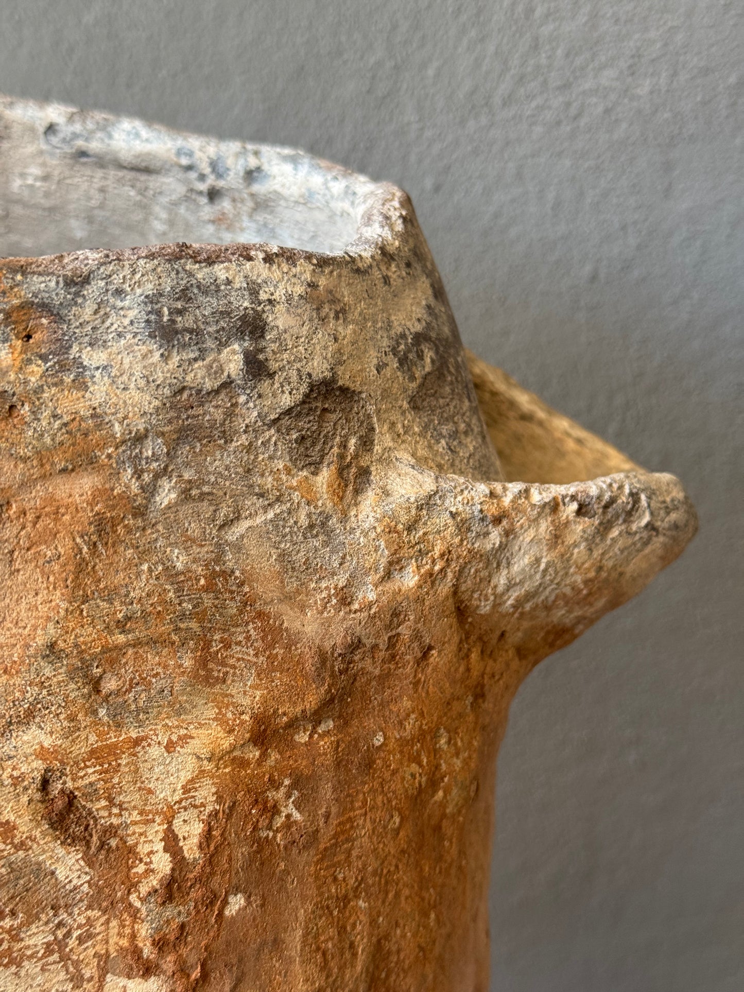Water Jar From The Coast Of Michoacán/ Olla Antigua De La Costa De Michoacan
