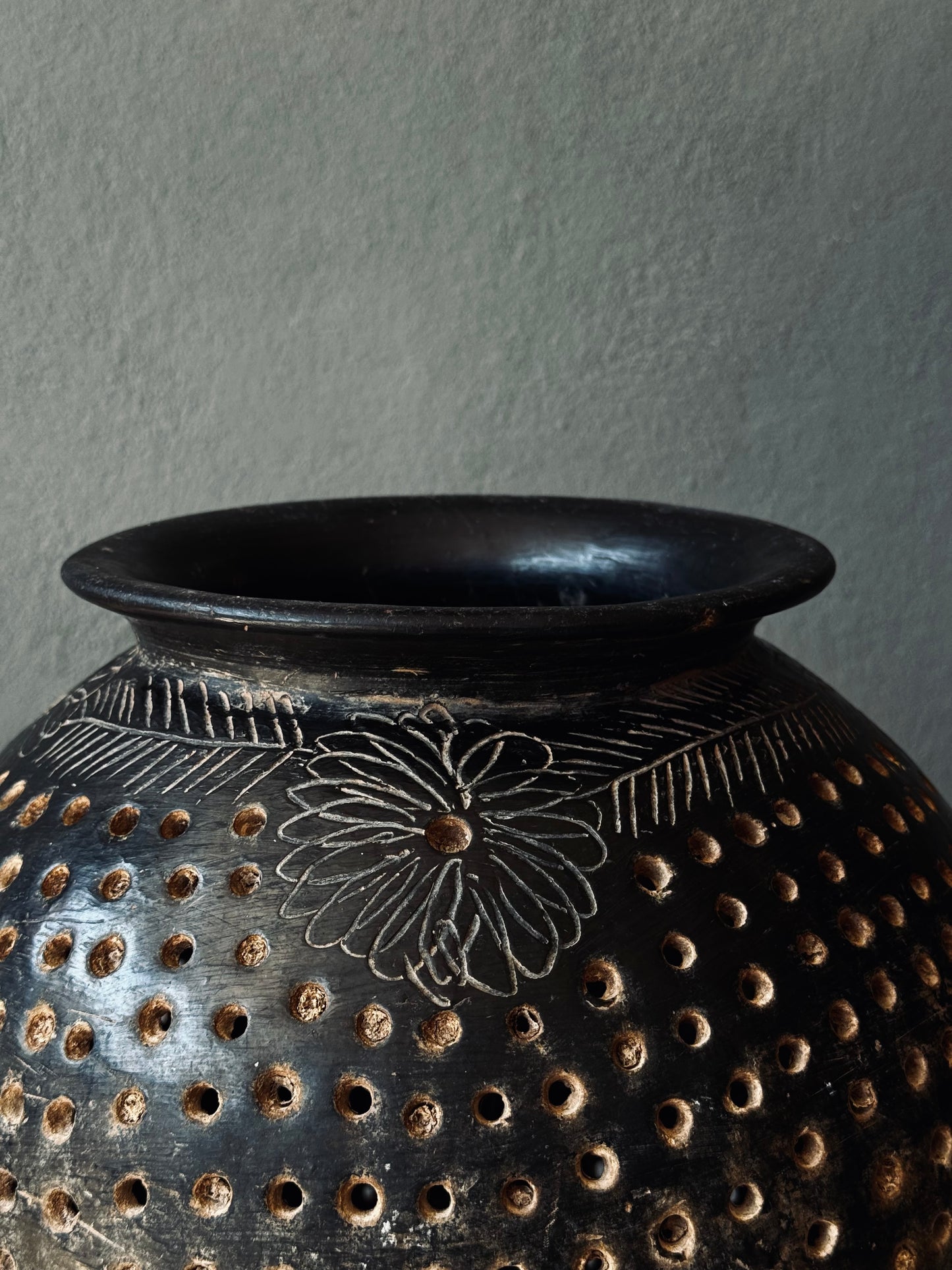 Black Clay Ceramic Stainer From Oaxaca, 1960’s | Pichancha De Cerámica Para Nixtamal, Coyotepec, Oaxaca Años 60’s