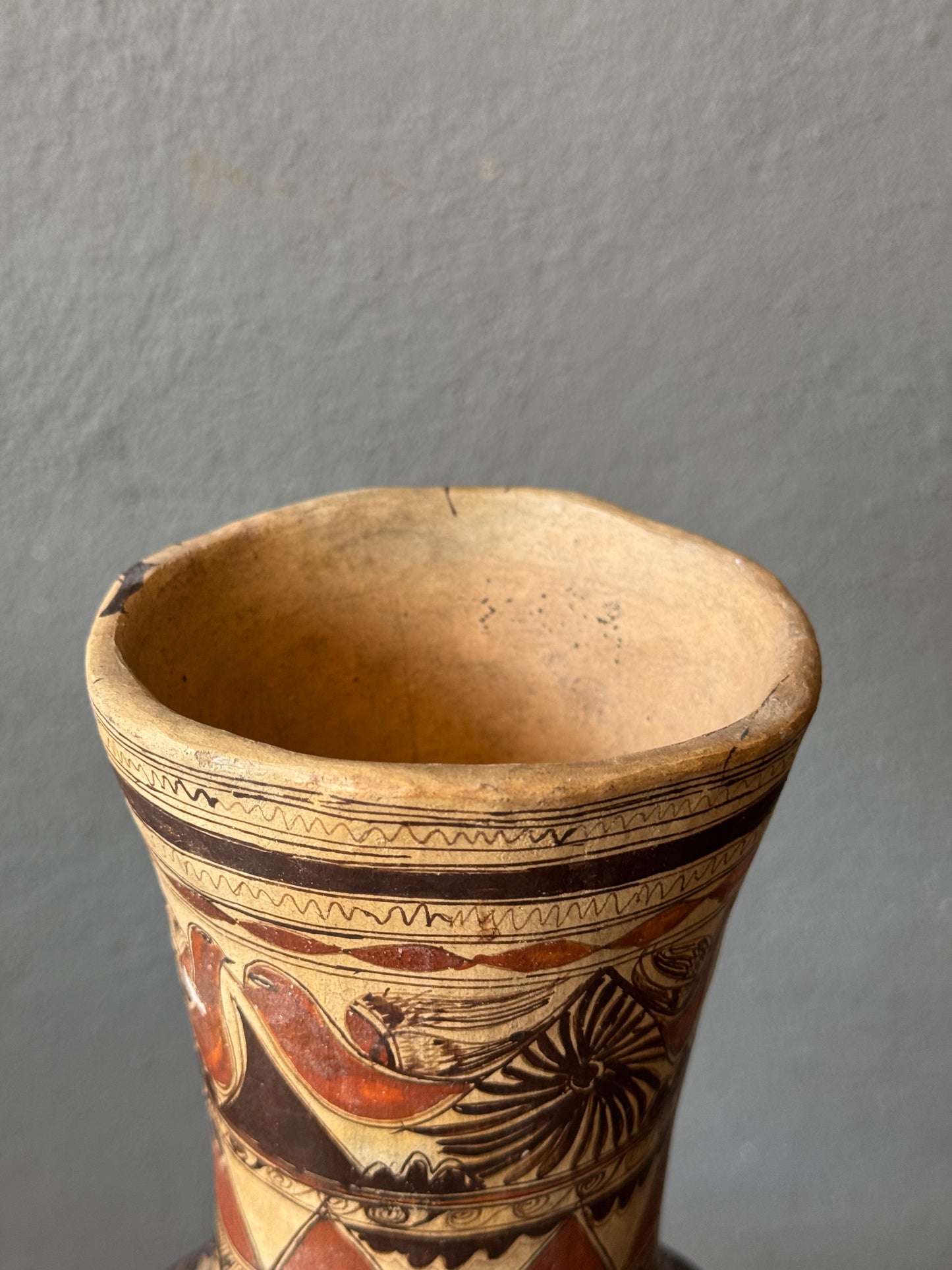 Finely Painted Flower Vase From San Agustin Oapan, Guerrero / Florero De Guerrero