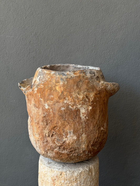Water Jar From The Coast Of Michoacán/ Olla Antigua De La Costa De Michoacan