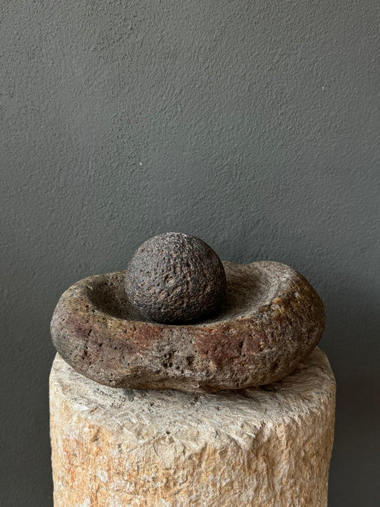 River Stone Mortar From Guanajuato / Molcajete Antiguo De Guanajuato