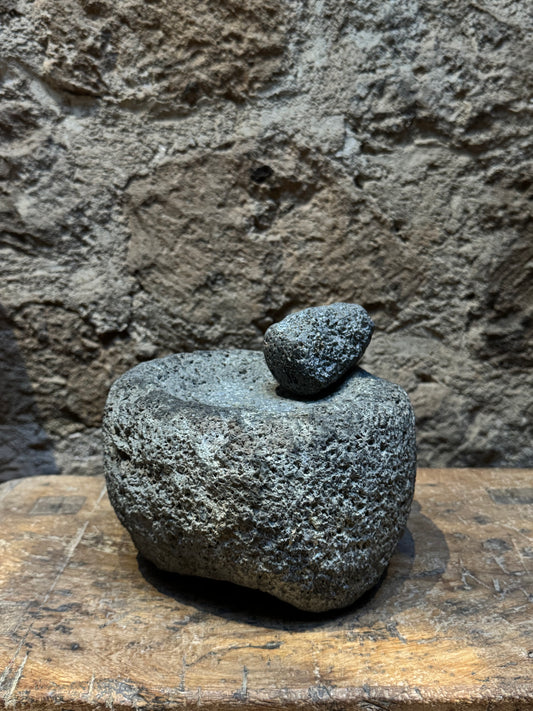 Pre-hispanic Mortar And Pestle / Mortero Prehispánico