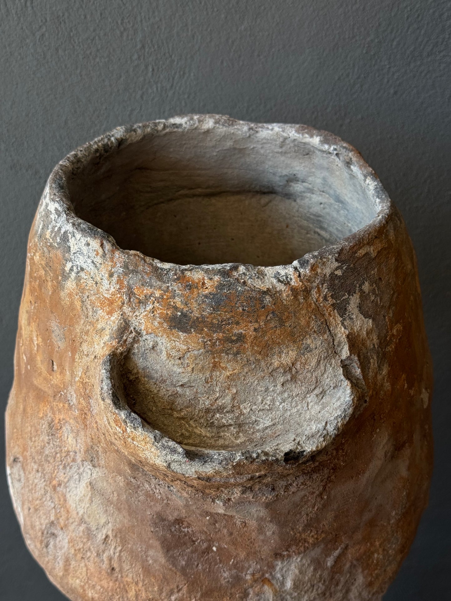 Water Jar From The Coast Of Michoacán/ Olla Antigua De La Costa De Michoacan