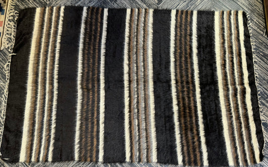 Vintage Angora Carpet From Turkey/ Tapete Angora Vintage